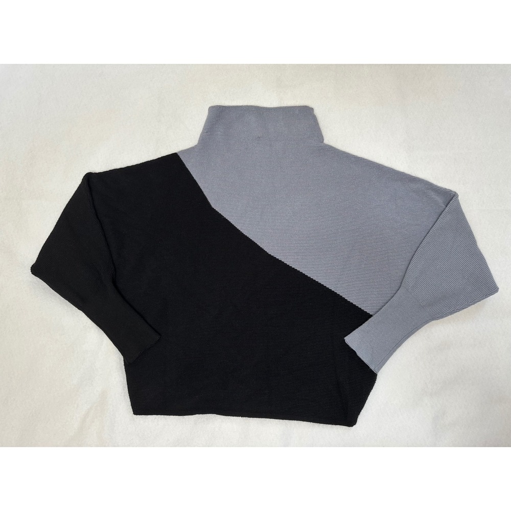 T Tahari Black Gray Colorblock Mock Neck Dolman Sleeve Ribbed Sweater Medium M